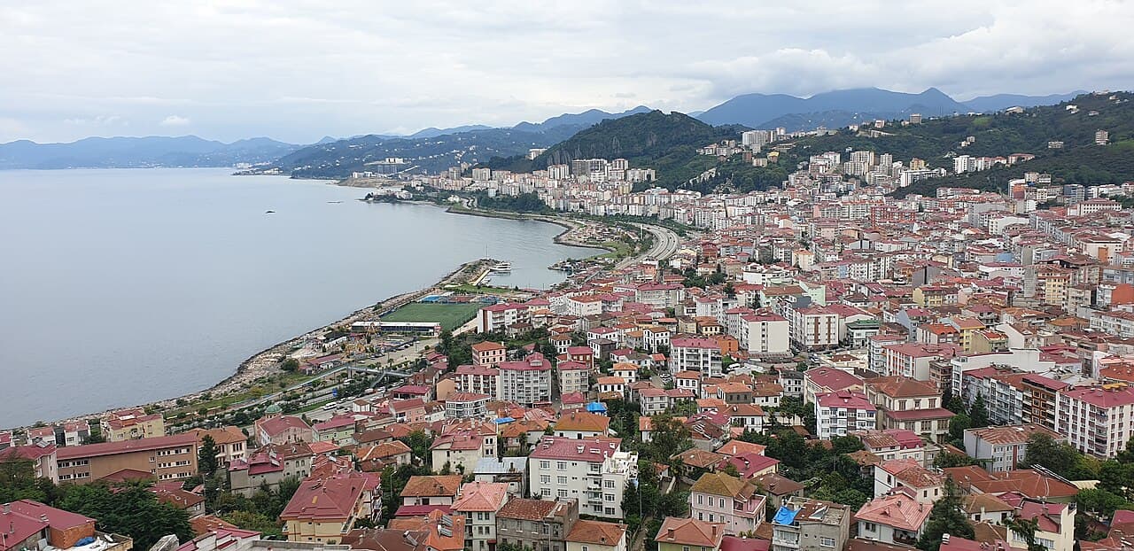 Giresun (3. Gün Konaklama — Antik Pharnacia + Aretias Adası)