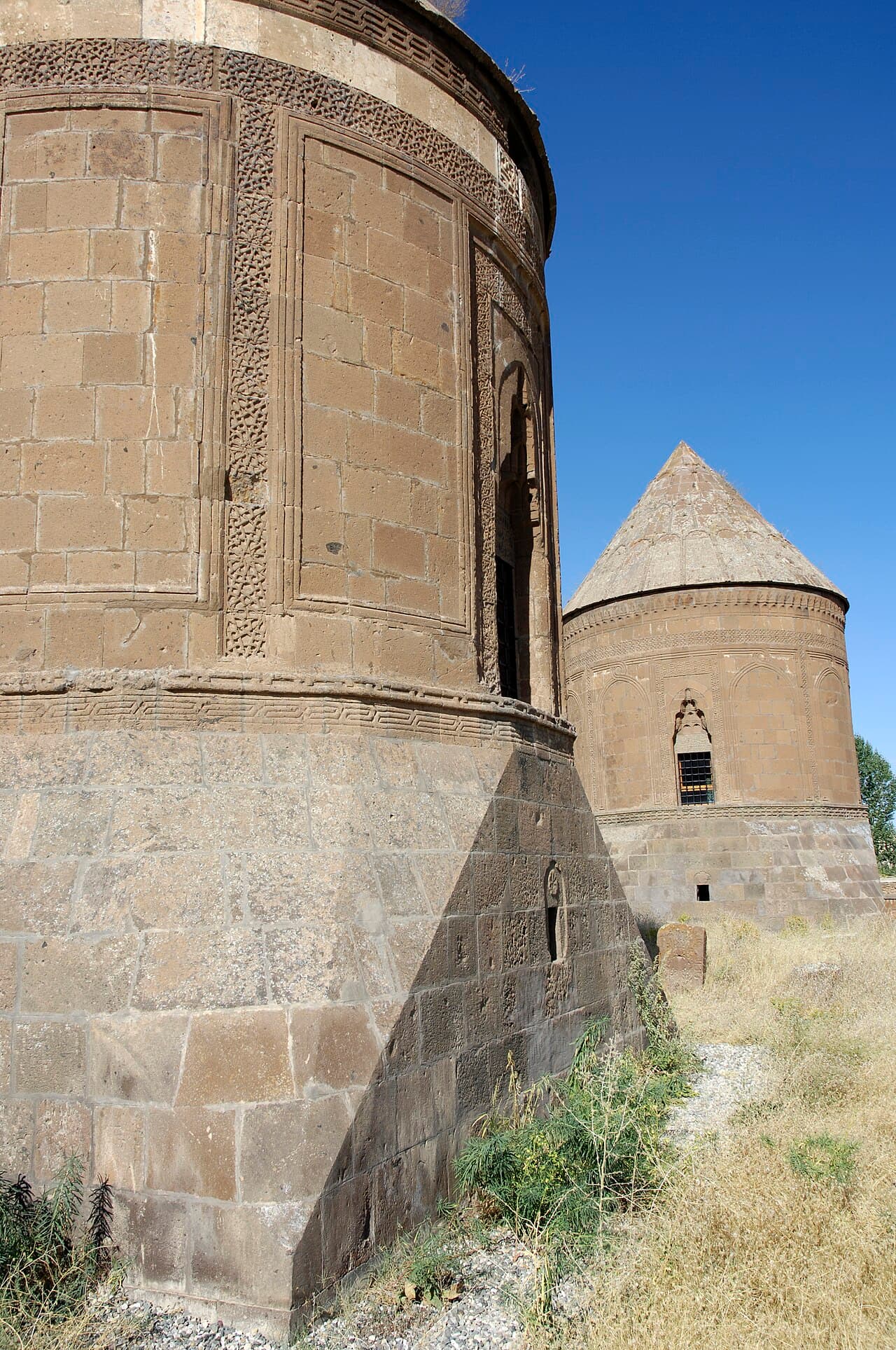 Ahlat Çifte Kümbet (1281)