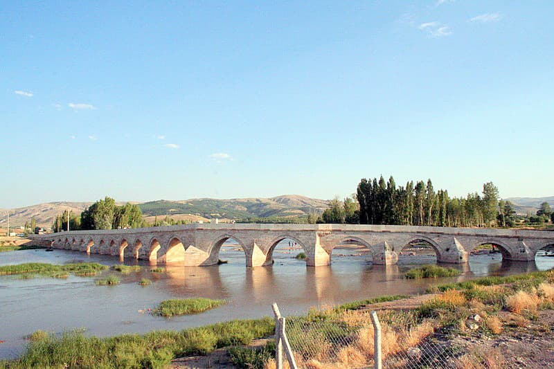 Eğri Köprü