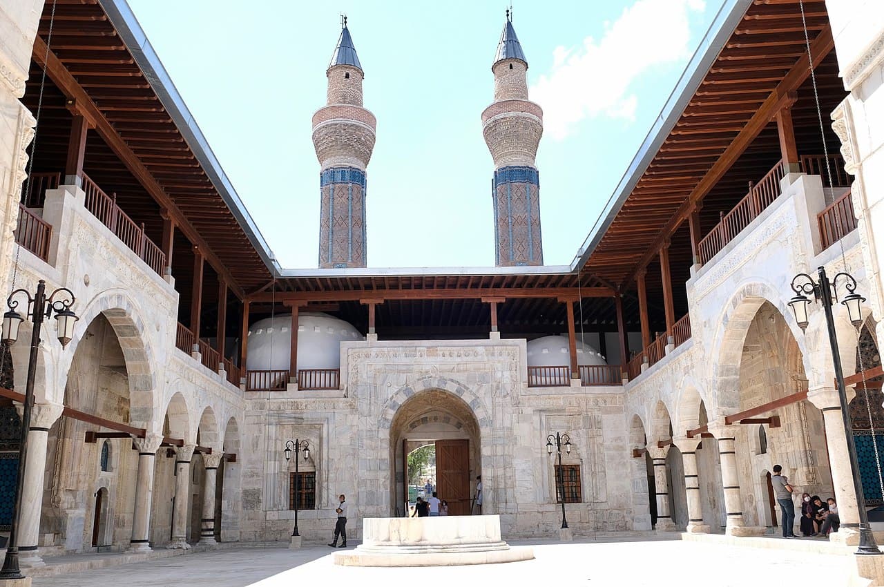 Sivas (Çifte Minareli & Şifaiye)