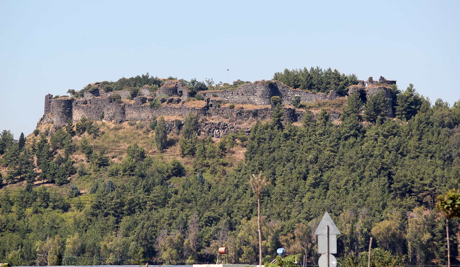 Toprakkale Kalesi