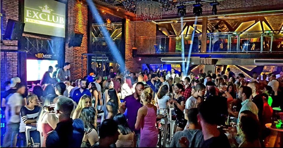 Kuşadası Barlar Sokağı