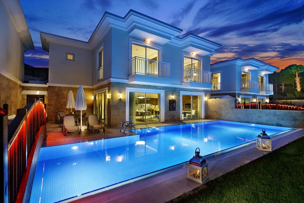 DeLuxe Hotel Nedir?