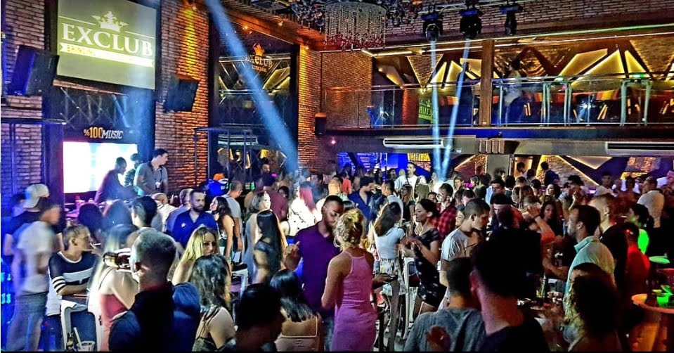 Kuşadası Barlar Sokağı